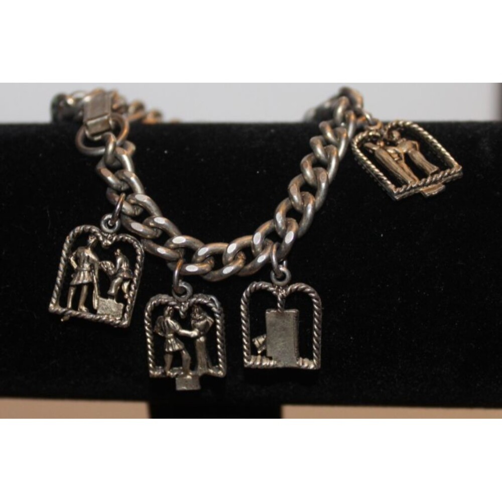 Unique Vintage Silver Tone Charm Bracelet With 5 Religious Charms 6"